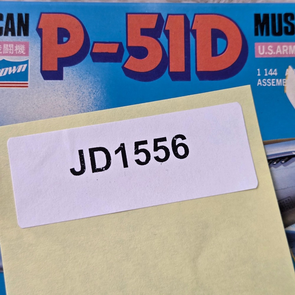 Crown 1/144 P-51D Mustang US Army Fighter Vintage Model Kit - Picture 12 of 13